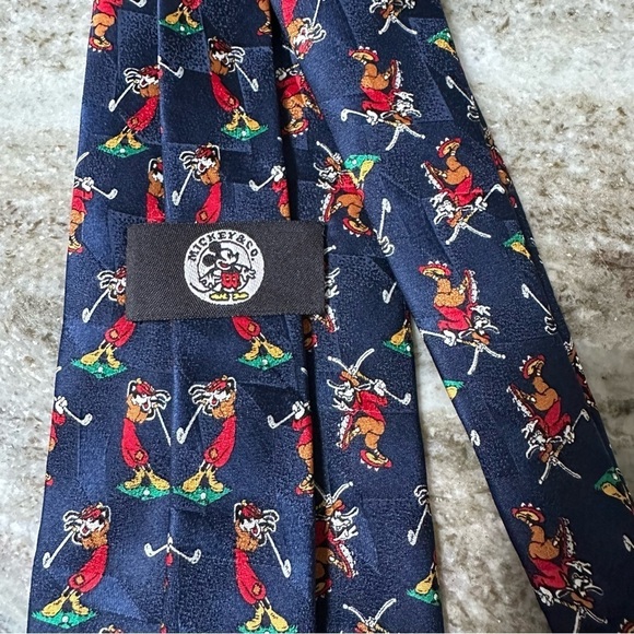 Mickey & Co. Men’s 100% Silk Golfing Goofy Navy Blue Necktie - Picture 4 of 4